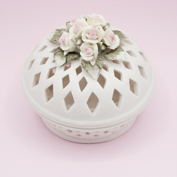 Trinket Box, Unglazed Porcelain, Vintage Collectibles - Picture 4 of 10